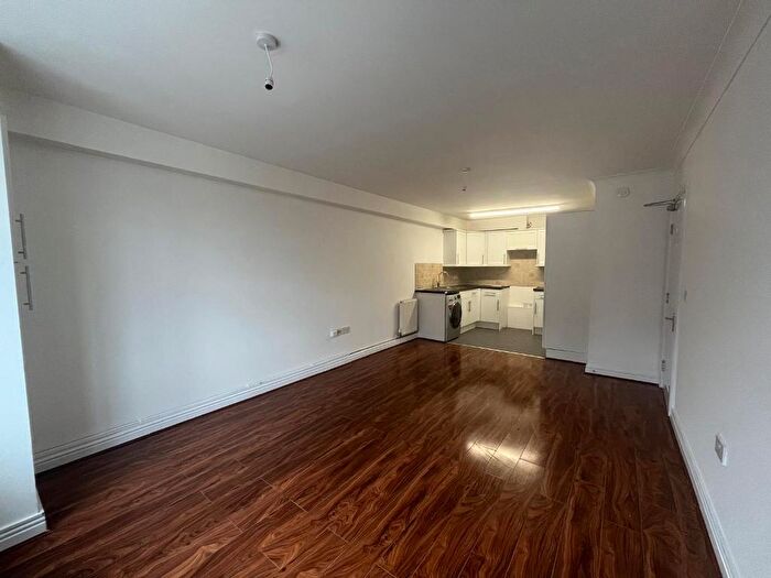 2 Bedroom Apartment To Rent In Albert Road, Manchester, M19