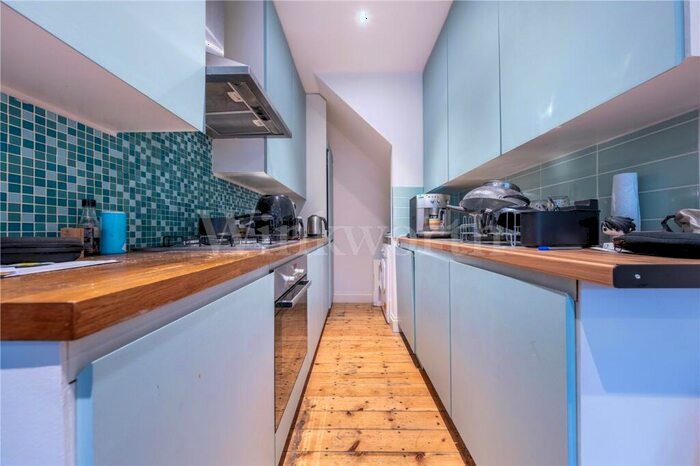 2 Bedroom Apartment To Rent In Golders Green Crescent, London, NW11