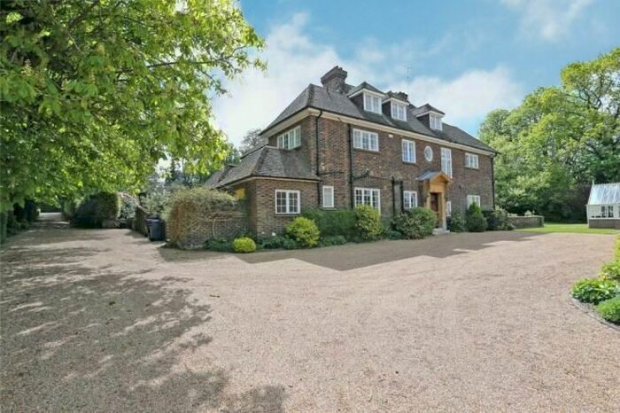 5 Bedroom Detached House To Rent In Great Austins, Farnham, GU9