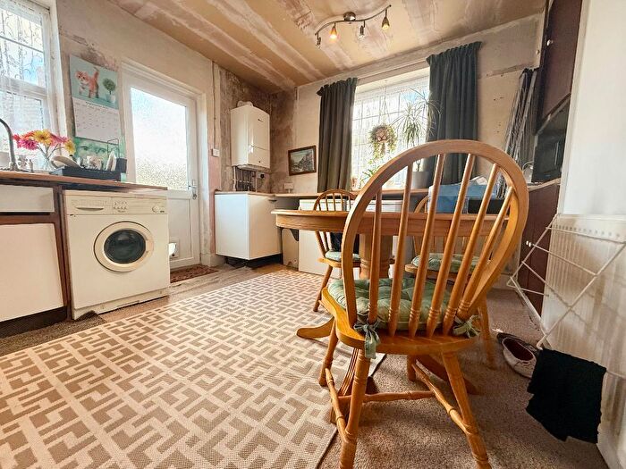 2 Bedroom Detached Bungalow For Sale In Wigmore Lane, Stopsley, Luton, Bedfordshire, LU2