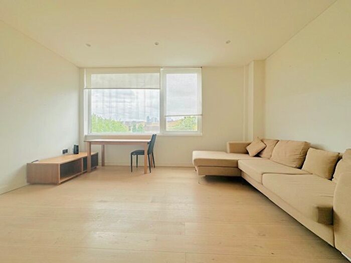 2 Bedroom Flat For Sale In Orsman Road, London, N1