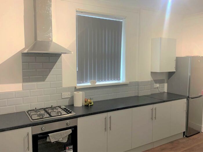 2 Bedroom Ground Flat To Rent In Holmesdale Street, Cardiff(City), CF11