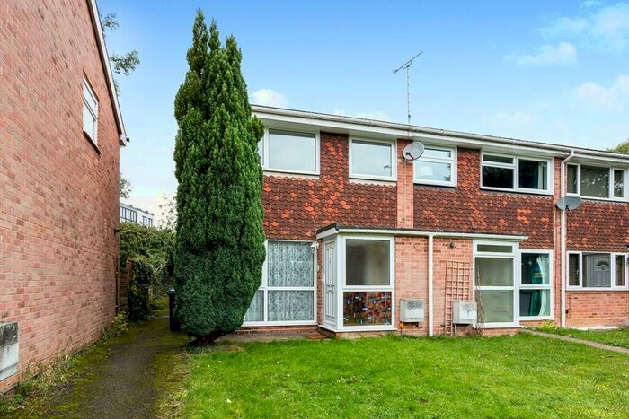 3 Bedroom Semi-Detached House To Rent In Stratton Road, Basingstoke, Hampshire, RG21