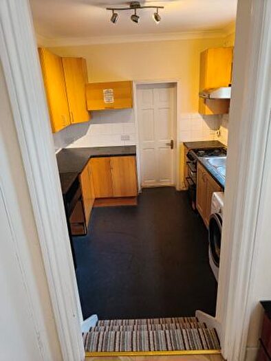 1 Bedroom Terraced House To Rent In Robinson Road, Colliers Wood, London, SW17