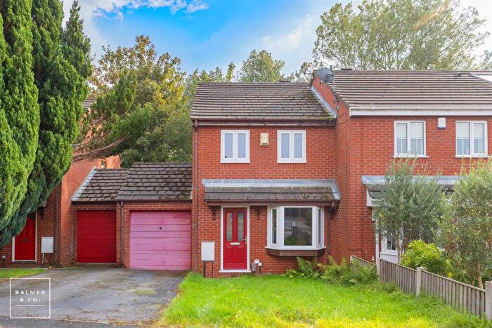 3 Bedroom Semi-Detached House For Sale In Parr Street, Tyldesley, M29