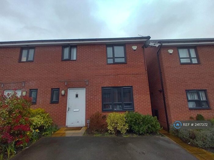 3 Bedroom Semi-Detached House To Rent In Bugle Close, Salford, M7