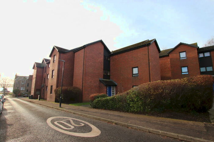 2 Bedroom Flat To Rent In Shepherds Loan, West End, DD2