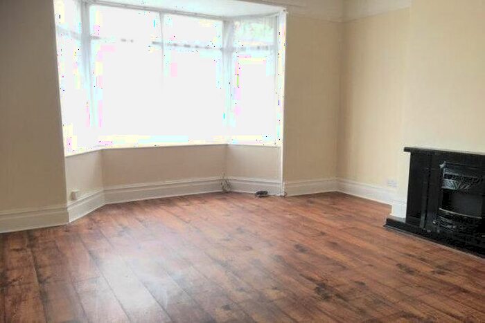 2 Bedroom Flat To Rent In Forest Road, Torquay, TQ1