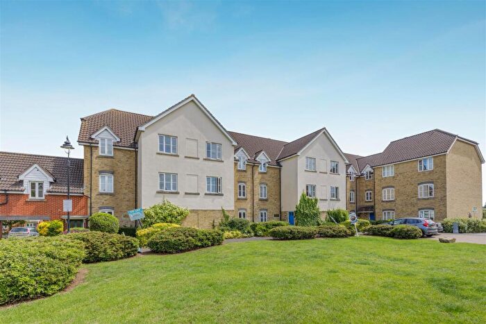2 Bedroom Apartment For Sale In Mercer Close, Larkfield, Aylesford, ME20