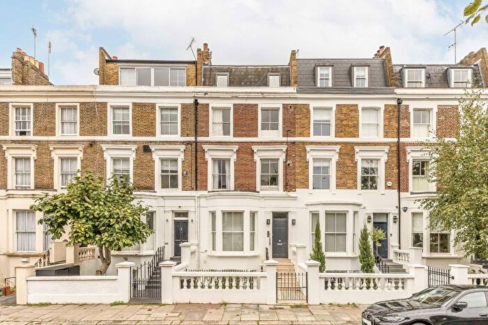 2 Bedroom Flat To Rent In Moore Park Road, Fulham, SW6