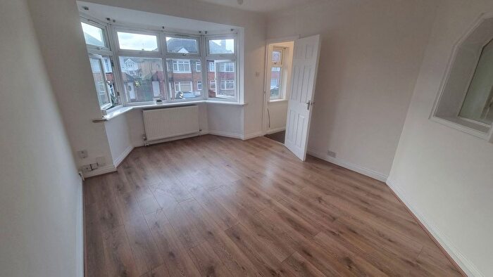 2 Bedroom Maisonette To Rent In Stratford Road, Hayes, UB4