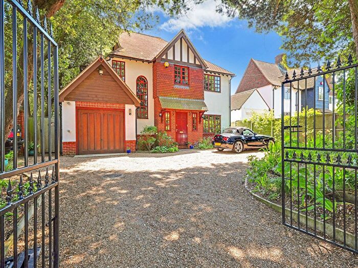 4 Bedroom Detached House For Sale In Fitzroy Avenue, Broadstairs, CT10