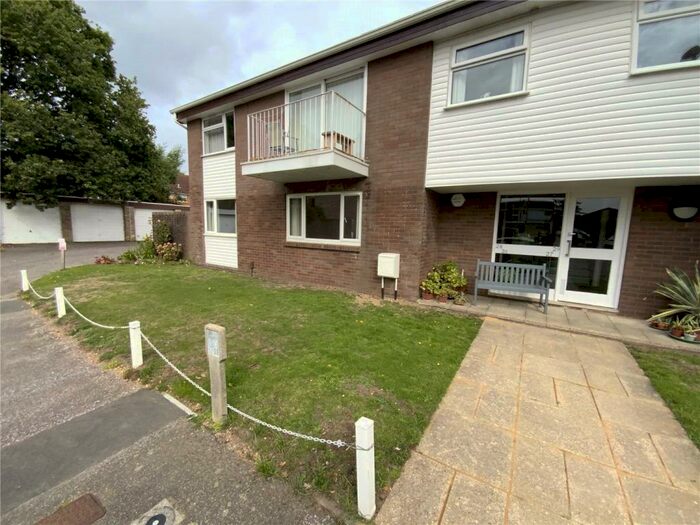 2 Bedroom Apartment To Rent In Mude Gardens, Mudeford, Christchurch, Dorset, BH23