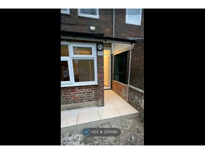 4 Bedroom Terraced House To Rent In Cole Close, London, SE28