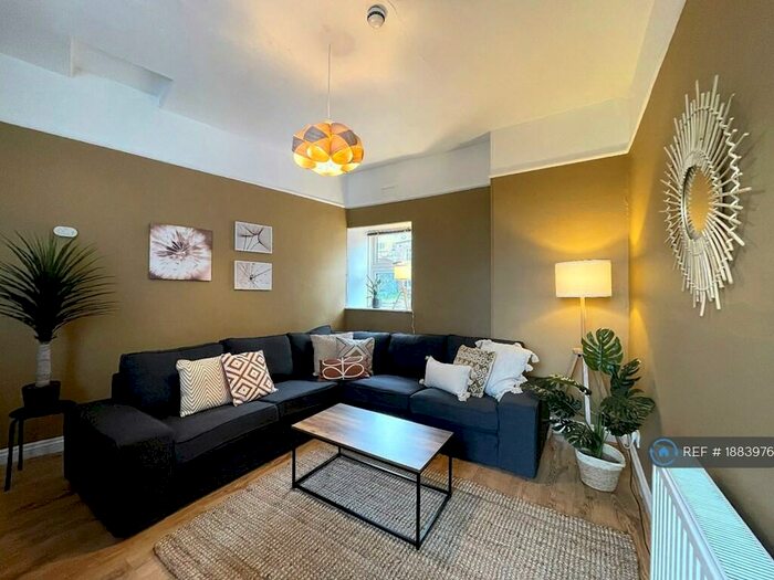 6 Bedroom Semi-Detached House To Rent In Upperthorpe, Sheffield, S6