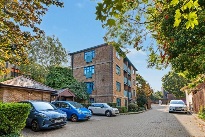 1 Bedroom Flat For Sale In Matthias Road, London, N16