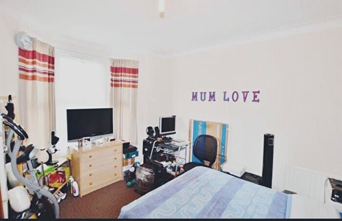 3 Bedroom Terraced House To Rent In Perth Road, London, E13