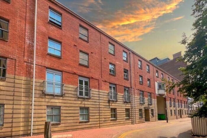 2 Bedroom Flat To Rent In Mount Stuart Square, Cardiff, CF10