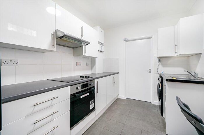 1 Bedroom Flat To Rent In Forest Lane, London, E7