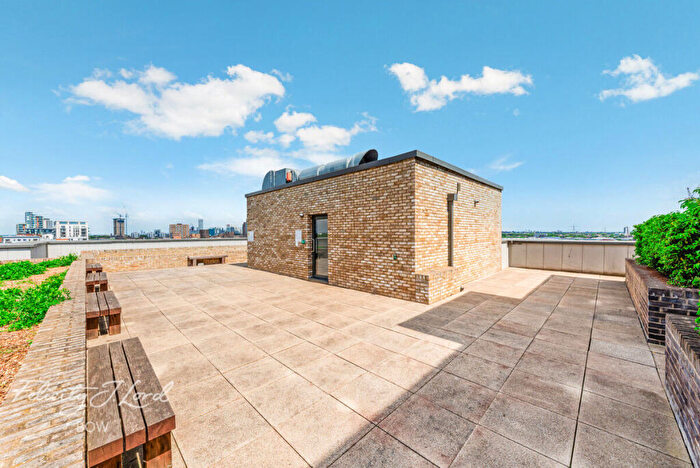 1 Bedroom Apartment For Sale In Madeira Street, London, E14