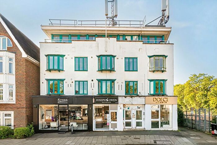 1 Bedroom Flat To Rent In Tower Road, Twickenham, TW1