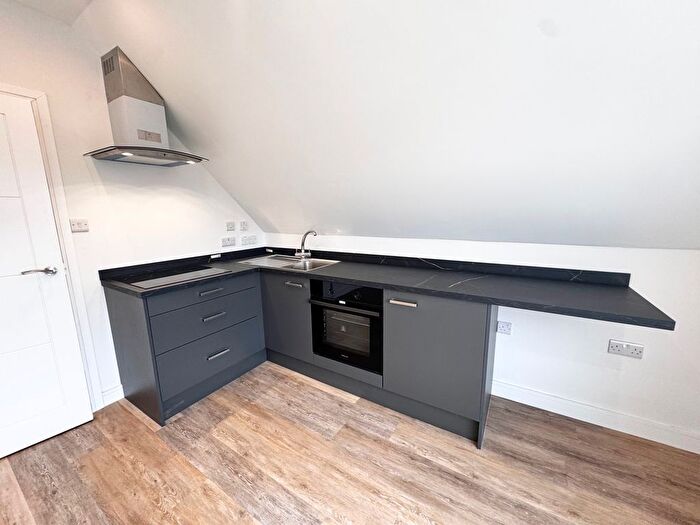 2 Bedroom Flat To Rent In Carlton Road, Bournemouth, BH1
