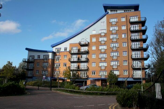 2 Bedroom Flat To Rent In Luscinia View, Napier Road, Reading, Berkshire, RG1