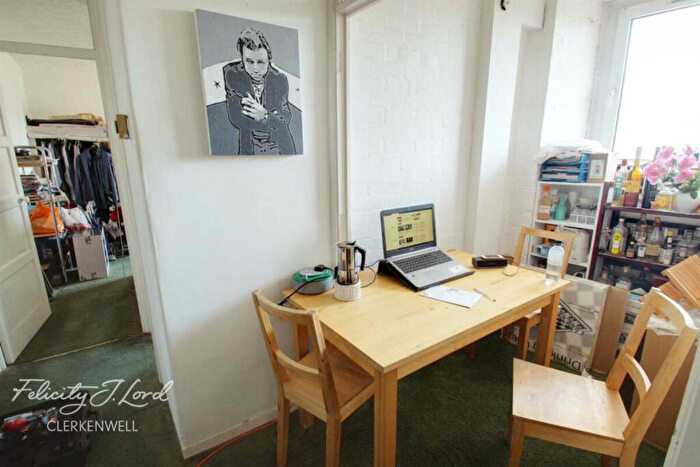 2 Bedroom Detached House To Rent In Percival Street, London, EC1V