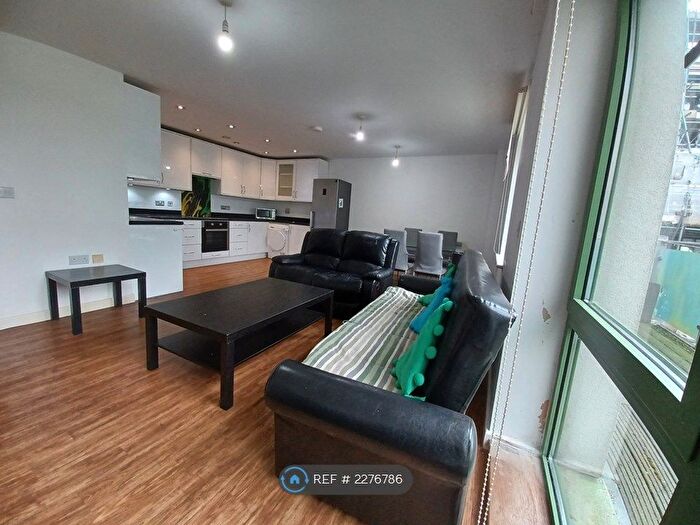 2 Bedroom Flat To Rent In Staines Road, Hounslow, TW3