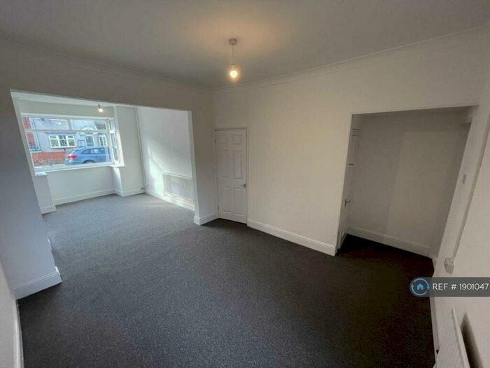 3 Bedroom Terraced House To Rent In Farebrother Street, Grimsby, DN32