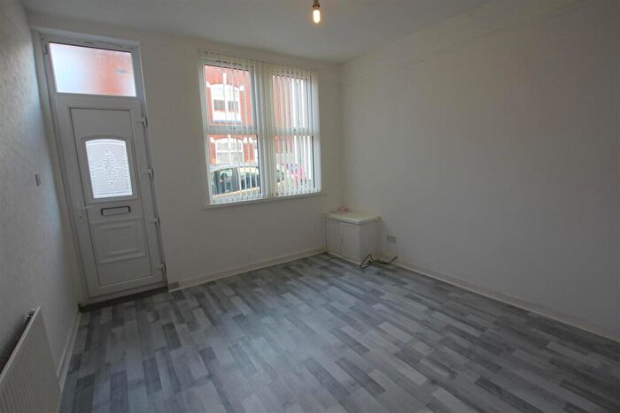 3 Bedroom Terraced House To Rent In Beatrice Road, Leicester, LE3