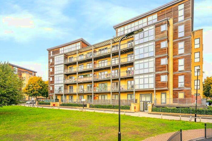 1 Bedroom Flat To Rent In Bamboo Court, Hackney, E5
