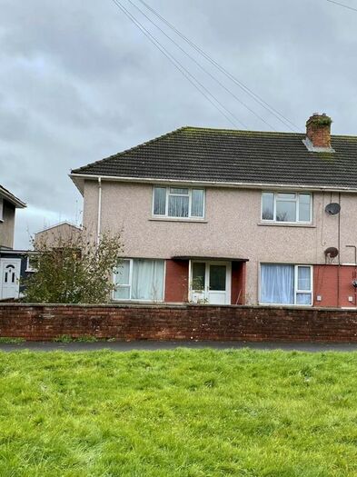 2 Bedroom Flat To Rent In Felindre Avenue, Pencoed, Bridgend, CF35