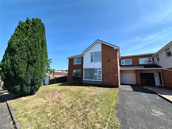 5 Bedroom End Of Terrace House To Rent In Loweswater Road, Stourport-on-Severn, Worcestershire, DY13