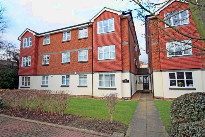 2 Bedroom Flat To Rent In Draymans Way, Isleworth, TW7