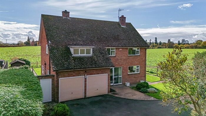 4 Bedroom Detached House For Sale In Bowling Green, Hanley Castle, WR8