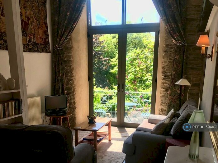 1 Bedroom Terraced House To Rent In Peregrine Hall, Lostwithiel, PL22
