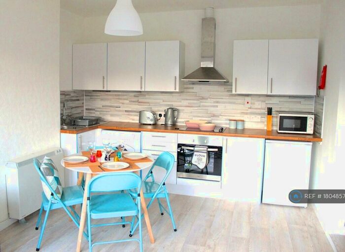 4 Bedroom Flat To Rent In Craigievar Place, Aberdeen, AB10