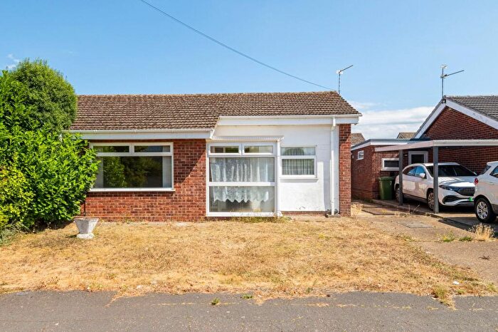 3 Bedroom Semi-Detached Bungalow For Sale In Lawnswood Drive, Caister-On-Sea, NR30