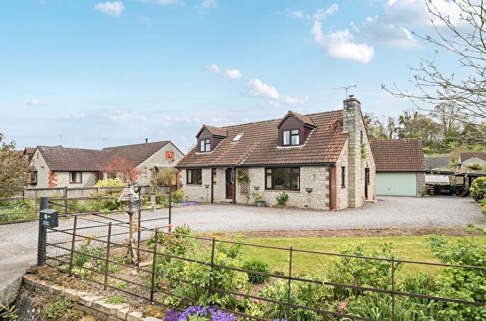 3 Bedroom Bungalow For Sale In Portfield, Langport, TA10