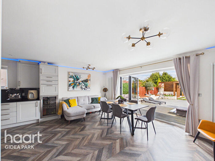 4 Bedroom Semi Detached House For Sale In Mashiters Walk, Romford, RM1