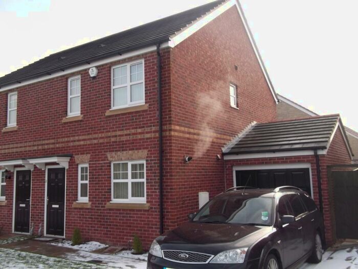 3 Bedroom Semi-Detached House To Rent In Woodcross Avenue, Grimethorpe, S72