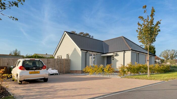 2 Bedroom Bungalow For Sale In Field Way, Battle, TN33