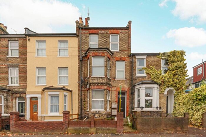1 Bedroom Flat To Rent In Queen Mary Road, Upper Norwood, London, SE19