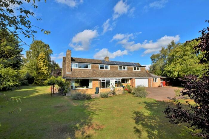 5 Bedroom Detached House For Sale In Leicester Road, Thornhaugh, Peterborough, PE8