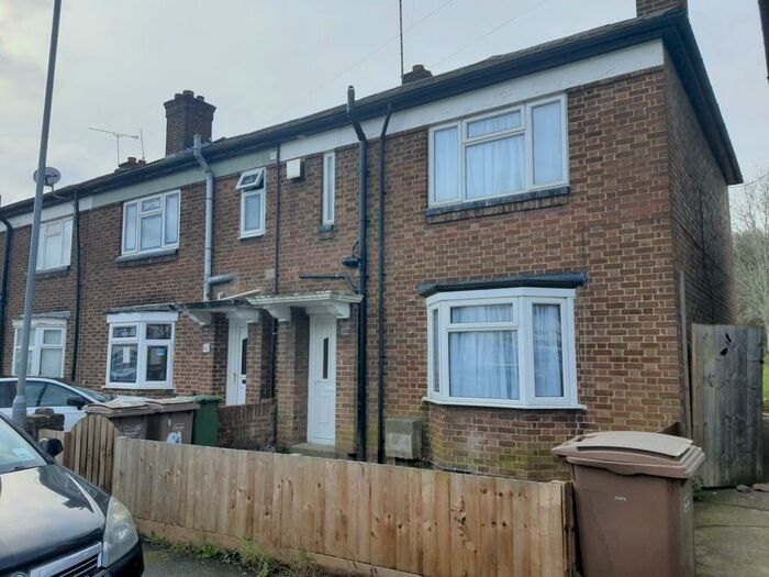 3 Bedroom Semi-Detached House To Rent In Summerfield Road Luton, LU1