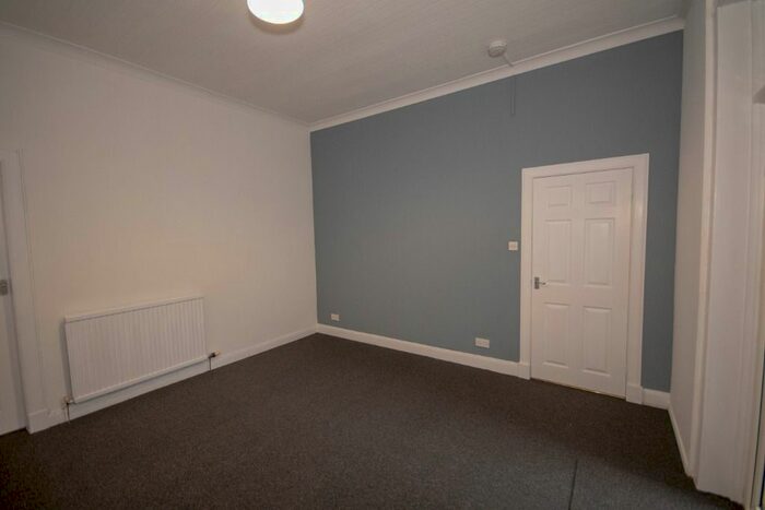 2 Bedroom Flat To Rent In Gairs Buildings, Windygates, KY8