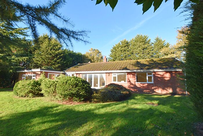 4 Bedroom Detached Bungalow For Sale In East Ravendale, DN37