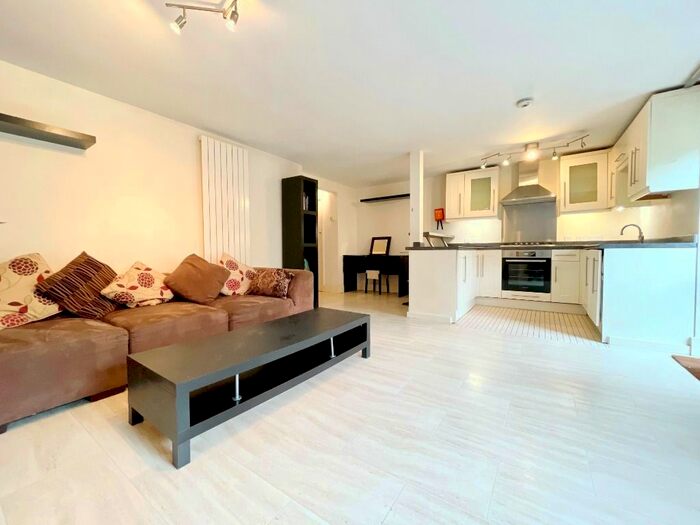 1 Bedroom Flat To Rent In Hewlett Road, Cheltenham, GL52