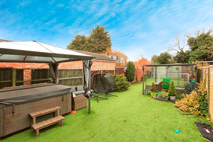 2 Bedroom Semi-Detached House For Sale In Lincoln Road, Werrington, Peterborough, PE4